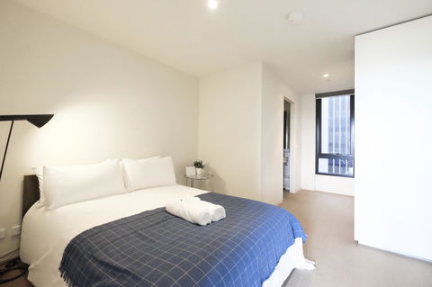 Mono Apartments On Franklin Street - Flights 8