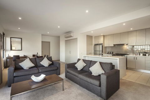 Quest Glen Waverley - Flights 16