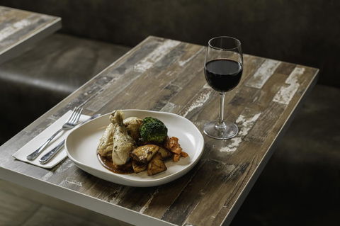 Brady Hotels Central Melbourne - Flights 23