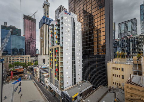 Brady Hotels Central Melbourne - Flights 29