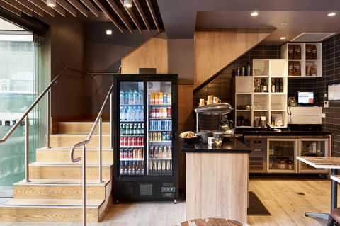 Brady Hotels Central Melbourne - Flights 28
