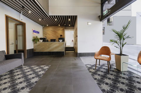 Brady Hotels Central Melbourne - Flights 11