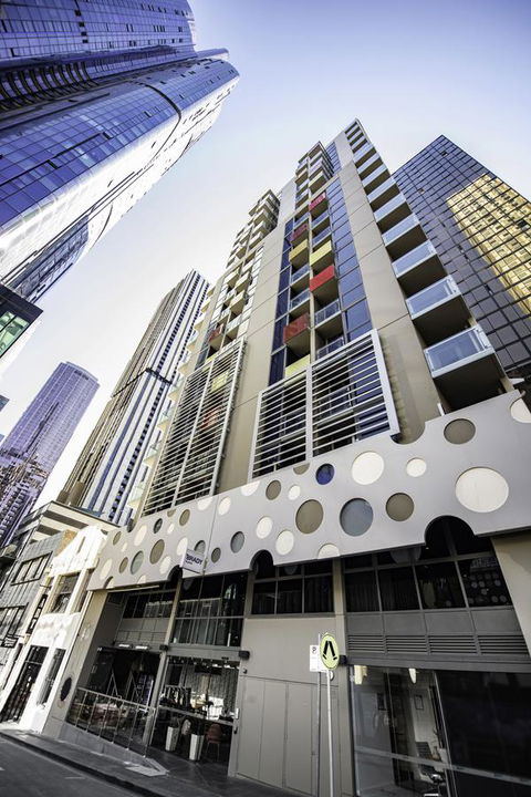 Brady Hotels Central Melbourne - Flights 21
