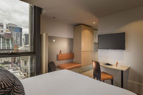 Brady Hotels Central Melbourne - Flights 5