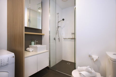 Mono Apartments On La Trobe Street - Flights 10