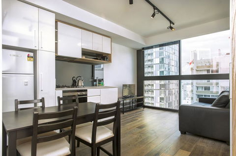 Mono Apartments On La Trobe Street - Flights 6