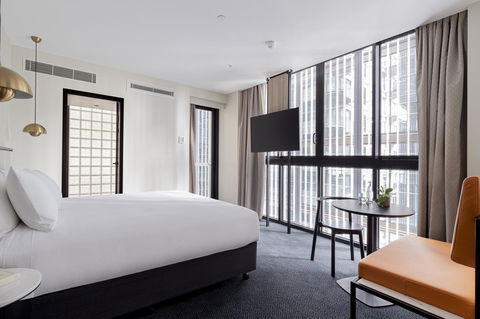 Brady Hotels Jones Lane - Flights 9