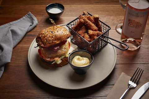 Brady Hotels Jones Lane - Flights 22