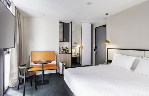 Brady Hotels Jones Lane - Flights 6