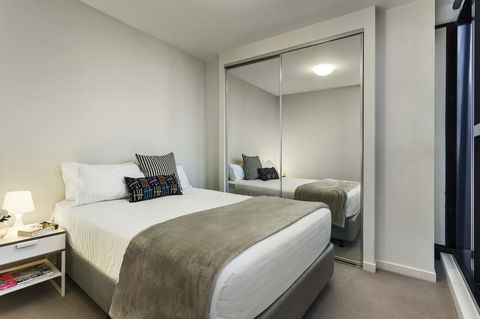Winston Apartments - Flights 28