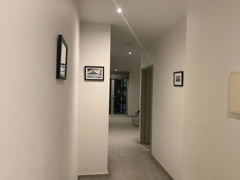 City Lifestyle Accommodation - Flights 8