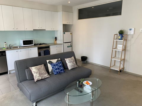City Lifestyle Accommodation - Flights 5