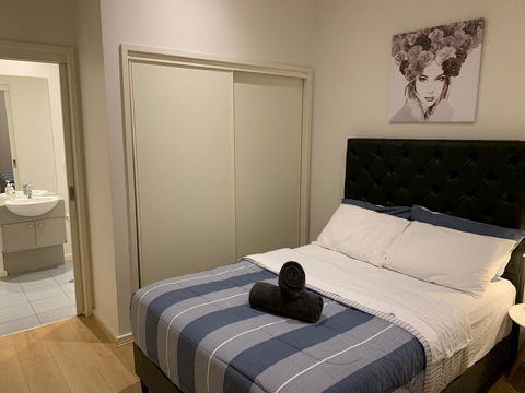 City Lifestyle Accommodation - Flights 2