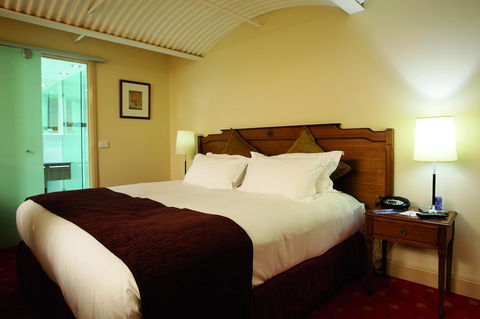 Grand Hotel Melbourne - Flights 8