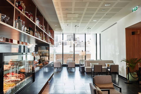 Ibis Melbourne Central - Flights 22