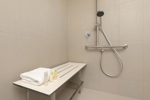 Ibis Melbourne Central - Flights 34