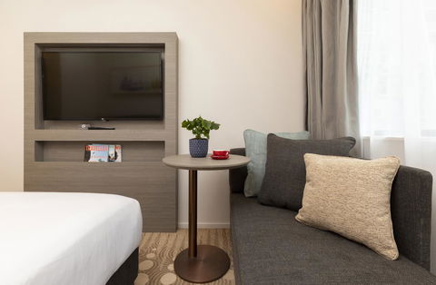 Ibis Melbourne Central - Flights 42