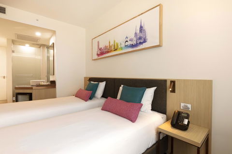 Ibis Melbourne Central - Flights 10