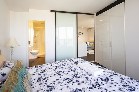 UrbanSuite Melbourne Cozy Apartment å°”æœ¬ åŸŽå¸‚ç²¾é€‰é…’åº—ä½å®¿ - Flights 29