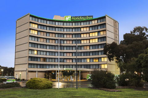 Holiday Inn Melbourne Airport, An IHG Hotel - Flights 8