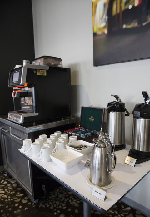 Holiday Inn Melbourne Airport, An IHG Hotel - Flights 26