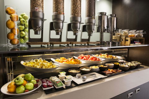 Holiday Inn Melbourne Airport, An IHG Hotel - Flights 21