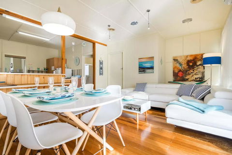 Nautique Beach House - Flights 1