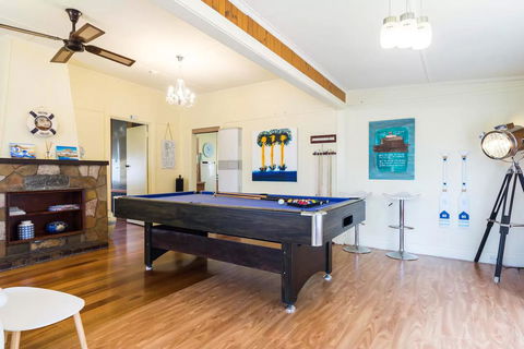 Nautique Beach House - Flights 5