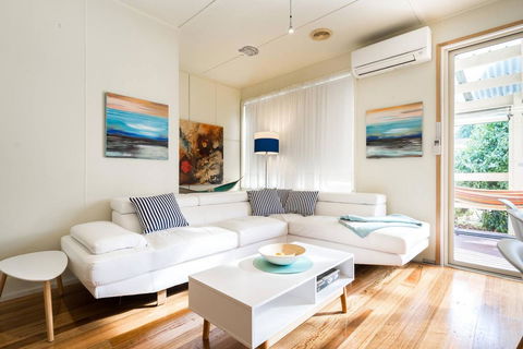 Nautique Beach House - Flights 2