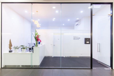 Melbourne SkyHigh Apartments - Flights 10