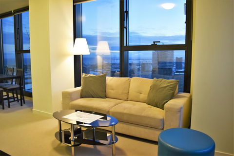 Melbourne SkyHigh Apartments - Flights 26