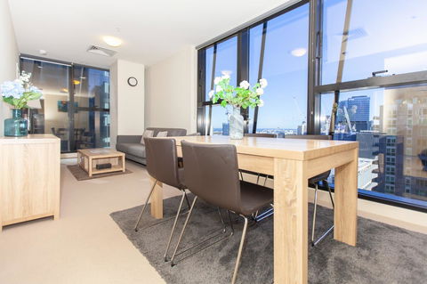 Melbourne SkyHigh Apartments - Flights 4