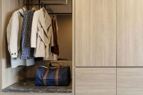 Novotel Melbourne Central - Flights 16