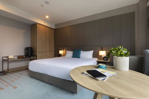 Novotel Melbourne Central - Flights 13