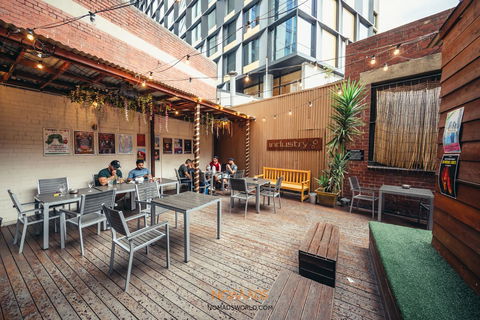 Nomads Melbourne Backpackers - Flights 6