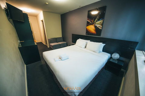 Nomads Melbourne Backpackers - Flights 18