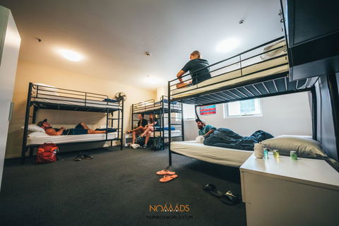 Nomads Melbourne Backpackers - Flights 28