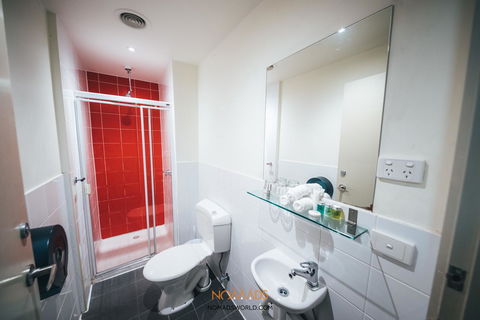 Nomads Melbourne Backpackers - Flights 25