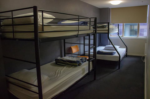 Nomads Melbourne Backpackers - Flights 40