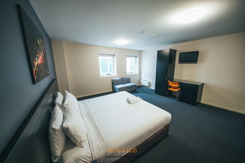 Nomads Melbourne Backpackers - Flights 22