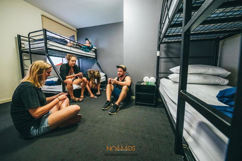 Nomads Melbourne Backpackers - Flights 32