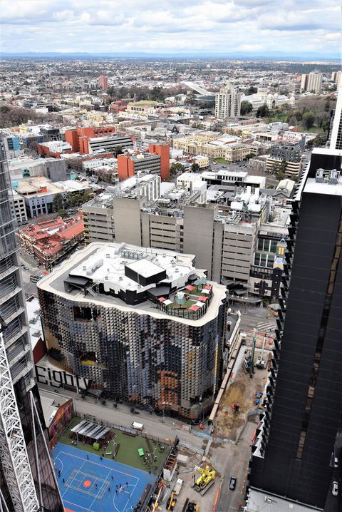 Melbourne Empire Apartments - Flights 15