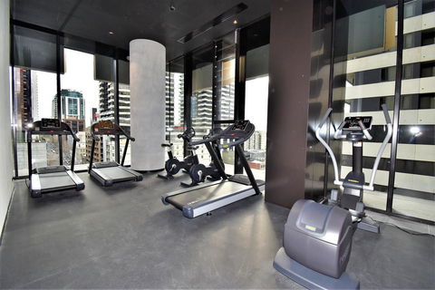Melbourne Empire Apartments - Flights 11