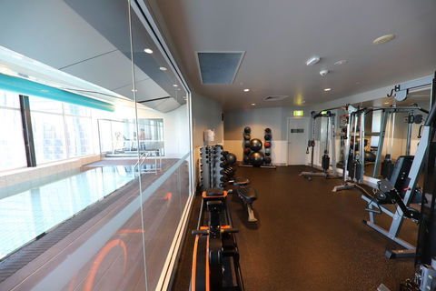 La Maison - Great View, Free Parking, Pool, Gym, Perfectly Located 2BR Apartment - Flights 28