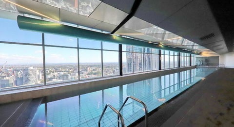 La Maison - Great View, Free Parking, Pool, Gym, Perfectly Located 2BR Apartment - Flights 29