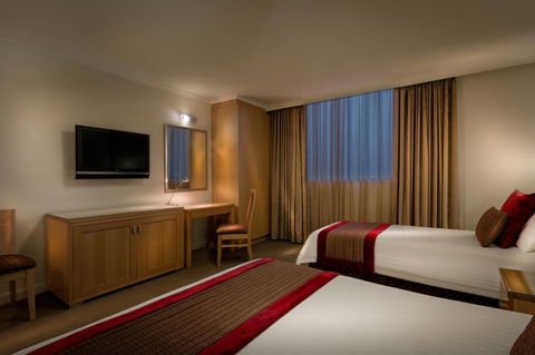 BEST WESTERN PLUS Travel Inn - Flights 31