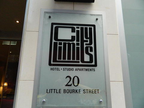 City Limits Hotel Apartments - Flights 27