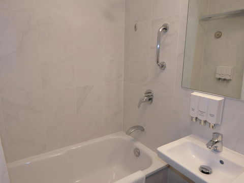 City Limits Hotel Apartments - Flights 31