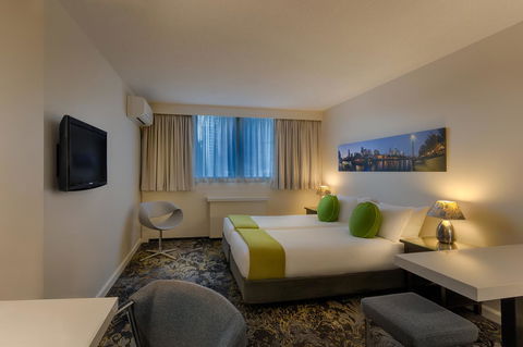 City Limits Hotel Apartments - Flights 7