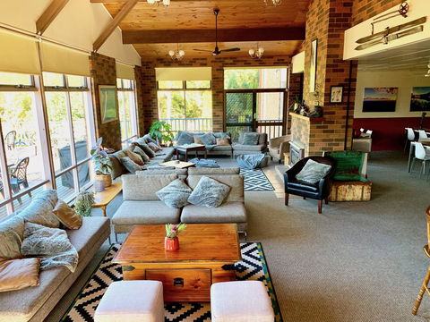Valley View Lodge - Flights 14